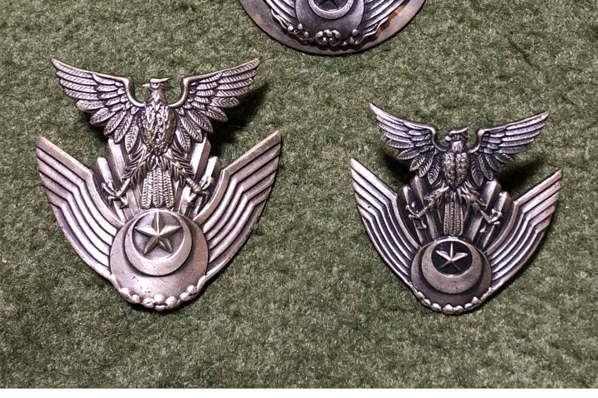 陸・海・空で違う？　自衛隊の帽章をチェック　