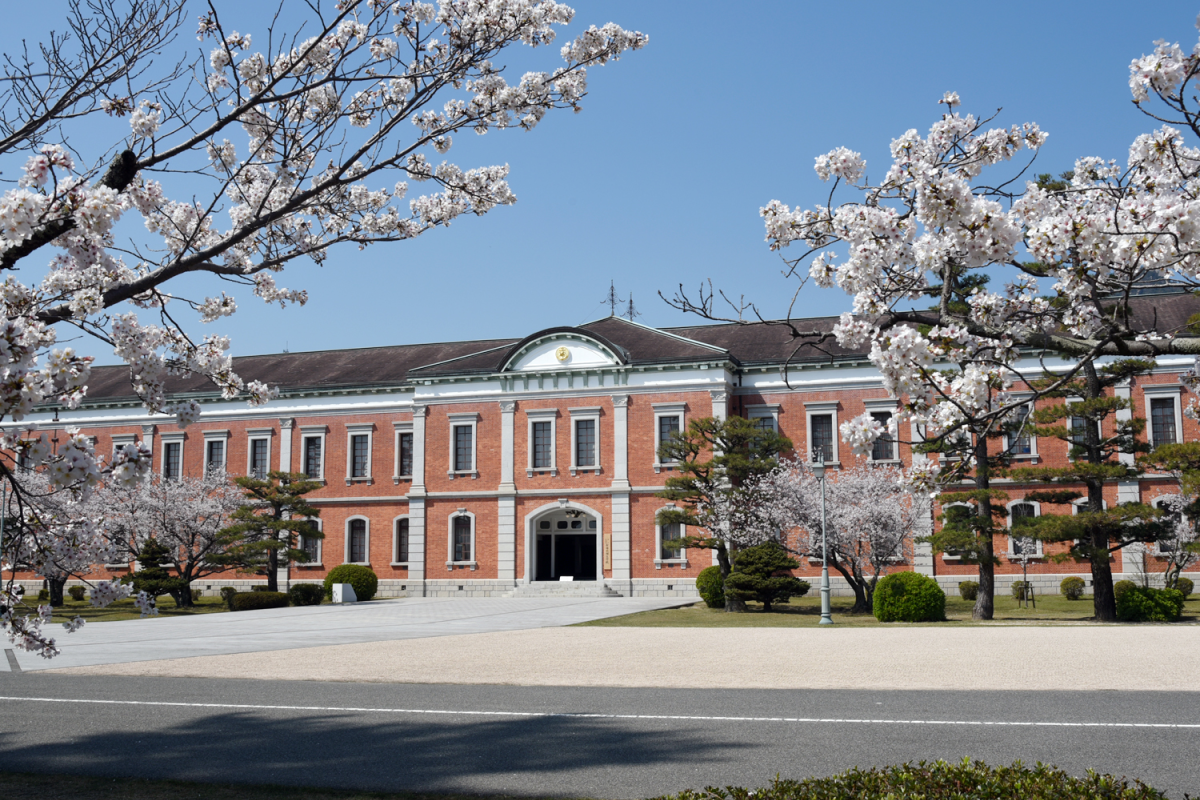 第1期幹部候補海曹課程で「7つボタン」制服が復活　横須賀で見られるチャンス