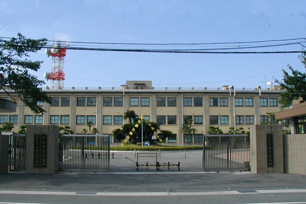 世界に1つだけの黄金の「銃」? 伊丹駐屯地で特別展示を開催